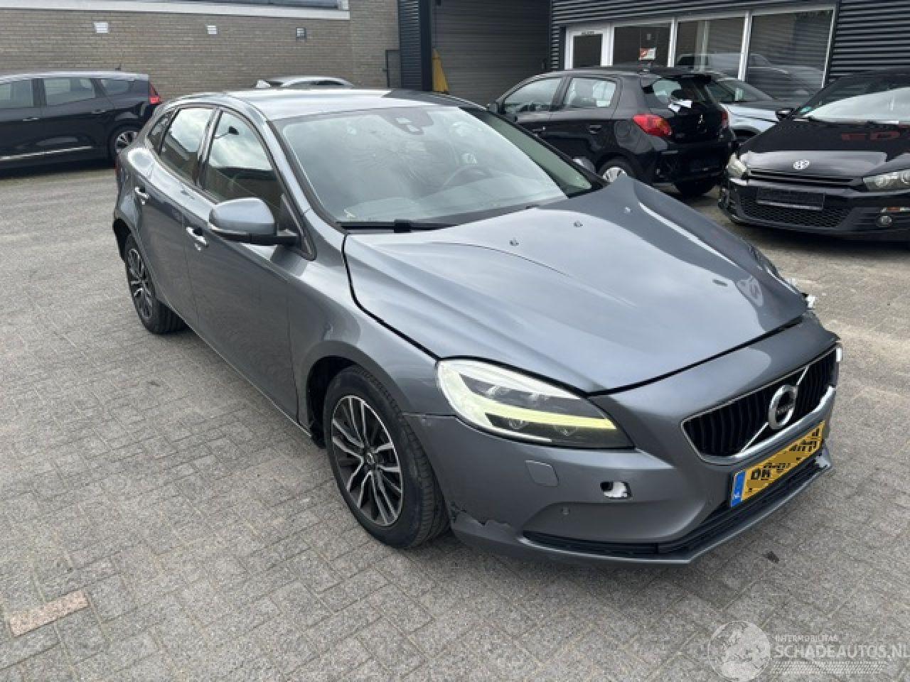 Volvo V-40 2.0D  Automaat Nordic+