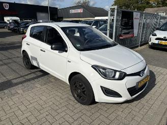 krockskadad bil auto Hyundai I-20 1.2i 5-drs airco 2014/6