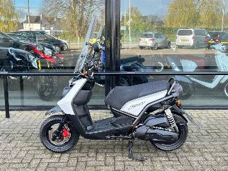 Yamaha BWs 125 125 4T A1 picture 2