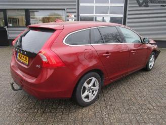 krockskadad bil auto Volvo V-60 1.6 D2 2015/3
