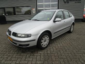 ocasión turismos Seat Leon 1.6-16V Stella 2002/5