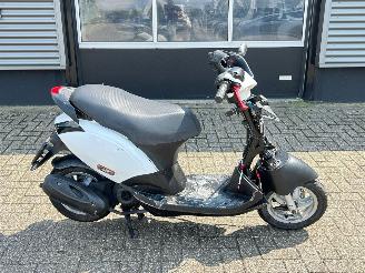 Schade scooter Piaggio  Zip 50 4T 2009/10