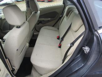 Ford Fiesta 1.25 Ghia 5drs picture 13