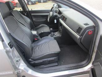 Opel Vectra GTS 2.2-16V picture 10