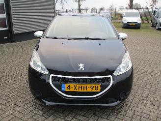 Peugeot 208 1.0 VTI Like 5drs picture 8