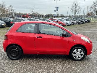 Toyota Yaris 1.0 VVTi + picture 6