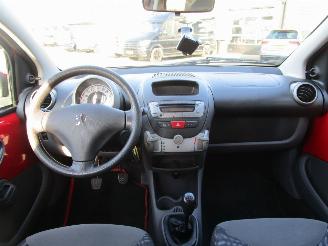 Peugeot 107 1.0-12V XS 5drs picture 12