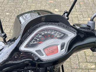 Vespa  Sprint 50 4T picture 14
