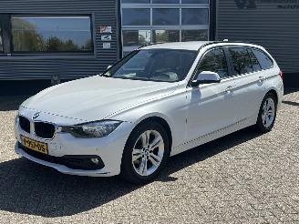 Schadeauto BMW 3-serie 316D Touring Executive 2017/3