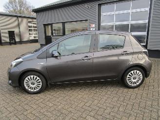 Toyota Yaris 1.5 Full Hybrid Aspiration 5drs picture 2