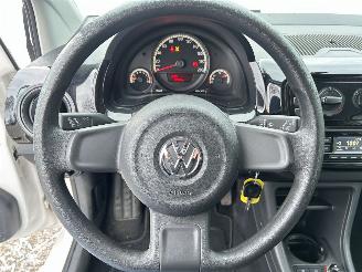 Volkswagen Up! 1.0 move up! Bluemotion picture 17