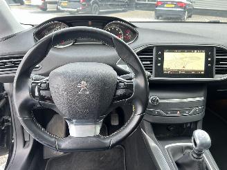 Peugeot 308 SW 1.2 PureTech Blue Lease Premium picture 14