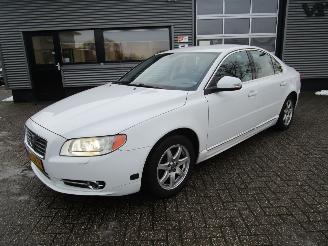 krockskadad bil auto Volvo S-80 2.5T Momentum LPG 2010/3