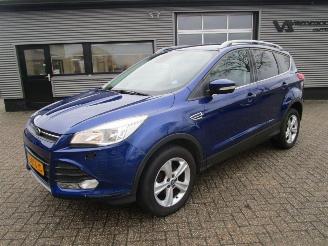 Voiture accidenté Ford Kuga 1.5 Trend Edition 2015/11