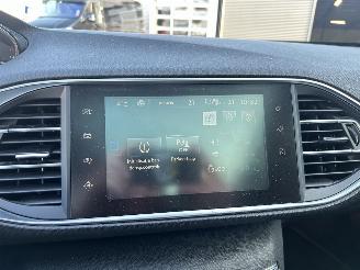 Peugeot 308 SW 1.2 PureTech Blue Lease Premium picture 21