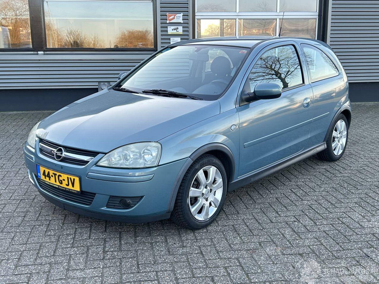 Opel Corsa 1.2 16V Silverline