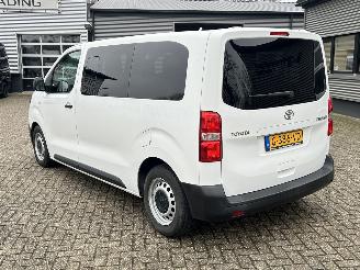 Toyota ProAce Shuttle 1.5 D-4D Cool Comfort Medium 9 personen picture 3