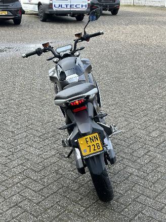 Super Soco  TS Streethunter picture 4