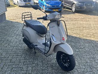 Vespa  Sprint 50 picture 7