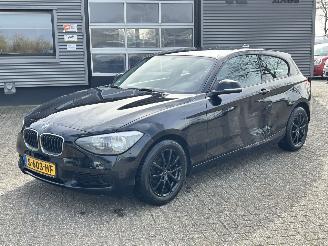 Vaurioauto  passenger cars BMW 1-serie 114i 3drs 2013/12