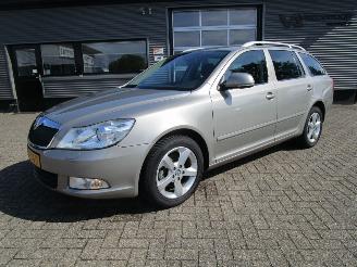 Schadeauto Skoda Octavia Combi 1.2 TSI Elegance 2012/1
