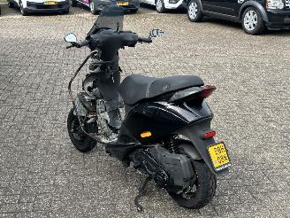 Piaggio  Zip 50 4T picture 7