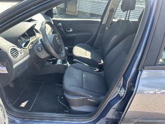 Renault Clio 1.6-16V Privilège picture 10