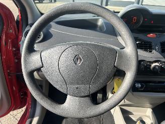 Renault Twingo 1.2 Authentique picture 16
