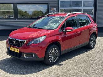 skadebil auto Peugeot 2008 1.2 PureTech Blue Lion 2018/10