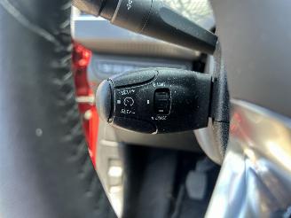 Peugeot 2008 1.2 PureTech Blue Lion picture 21