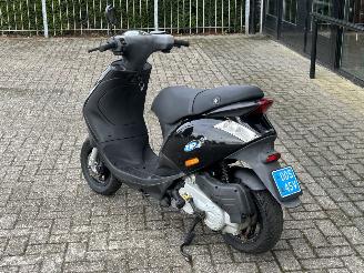 Piaggio  Zip 50 4T picture 3