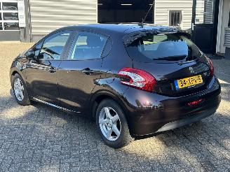 Peugeot 208 1.4 e-HDi Active Automaat 1e eigenaar picture 3