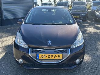 Peugeot 208 1.4 e-HDi Active Automaat 1e eigenaar picture 8