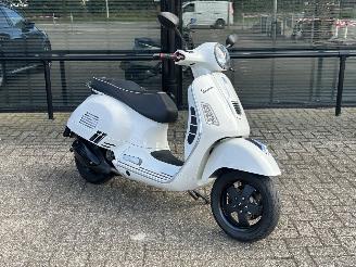 skadebil motor Vespa  GTS 300 i.e. Super 2010/10