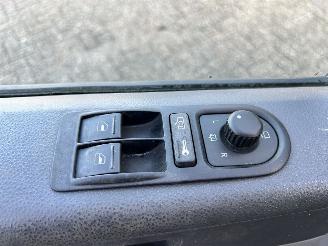 Volkswagen Transporter 2.5 TDI 340 Trendline DC picture 14