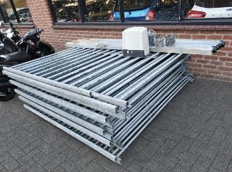 Overige  Elektrische schuifpoort + looppoort en 40m hekwerk picture 16