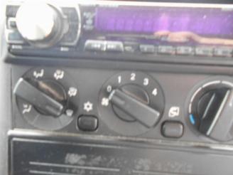 Mitsubishi Canter fuso 3C13 3.0 DI 385 bakwagen airco let op motor defect!!!!!!!!!!! picture 9