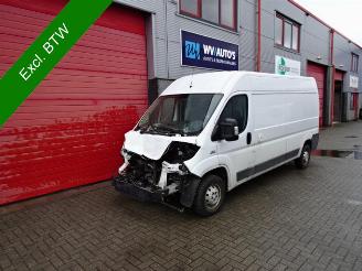 skadebil bedrijf Fiat Ducato 35 2.3 MultiJet L3H2 koelwagen dag en nacht 3 zits 2015/5