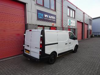 Renault Trafic 1.6 dCi T27 L1H1 Comfort 3 zits airco picture 3