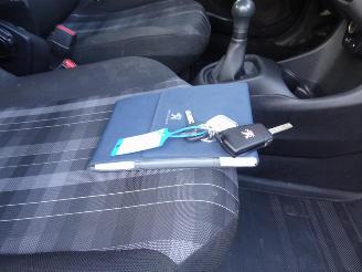 Peugeot 108 1.0 e-VTi Active airco 3500 € export prijs !!!!!!!! picture 14