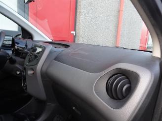 Peugeot 108 1.0 e-VTi Active airco 3500 € export prijs !!!!!!!! picture 15