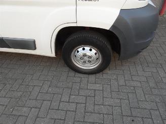 Peugeot Boxer 330 2.2 HDI L2H1 airco 3 zits picture 30