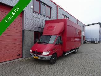 begagnad bil vrachtwagen Mercedes  905.6 maxi xxxxl bakwagen met laadklep top staat 144938 km !! 2005/10