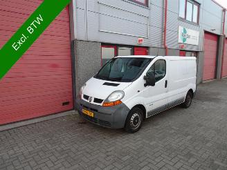 occasion commercial vehicles Renault Trafic 1.9 dCi L1H1 3 zitter apk 1-2027 !!!!!!!!!!!!!!! 2004/1