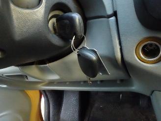 Renault Trafic 1.9 dCi L1H1 Série Spéciale 3 zits picture 12