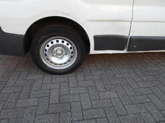 Renault Trafic 2.0 dCi T29 L2H1 airco 3 e versnelling stuk !!! picture 12