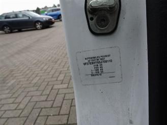 Peugeot Partner 120 1.6 BlueHDi 100 L1 Première S&S xxl airco picture 20