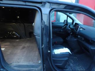 Peugeot Partner 1.5 BlueHDI Premium navi airco schuifdeur motor rookt !!!!!!!!!!! picture 8