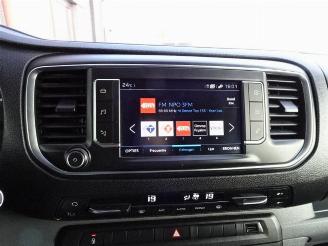 Peugeot Expert 231L 2.0 BlueHDI 180 DC Premium 180 PK LEER picture 18