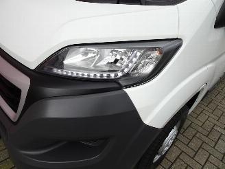 Peugeot Boxer 330 2.2 HDI L2H1 XT 3 zits airco picture 28